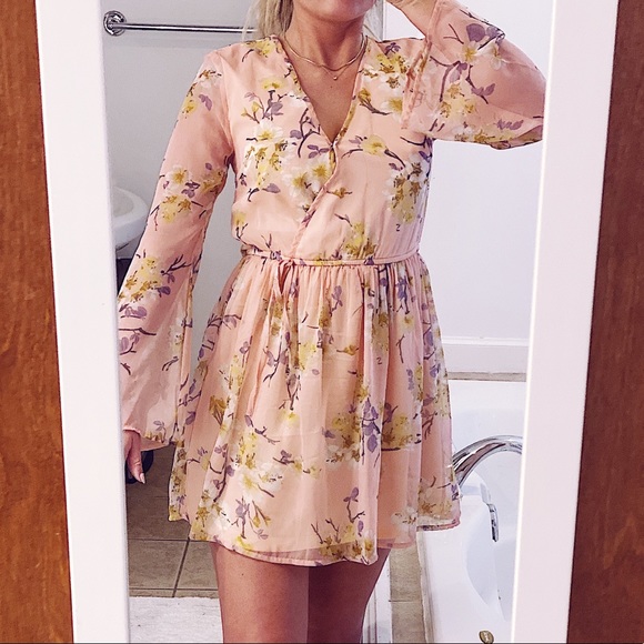 Light Pink Chiffon Bell Sleeve Flower Dress - Picture 3 of 11